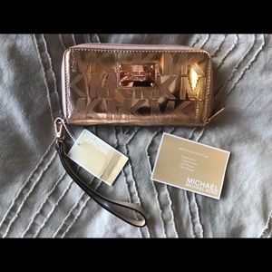 Brand new with tags Michael Kors wristlet